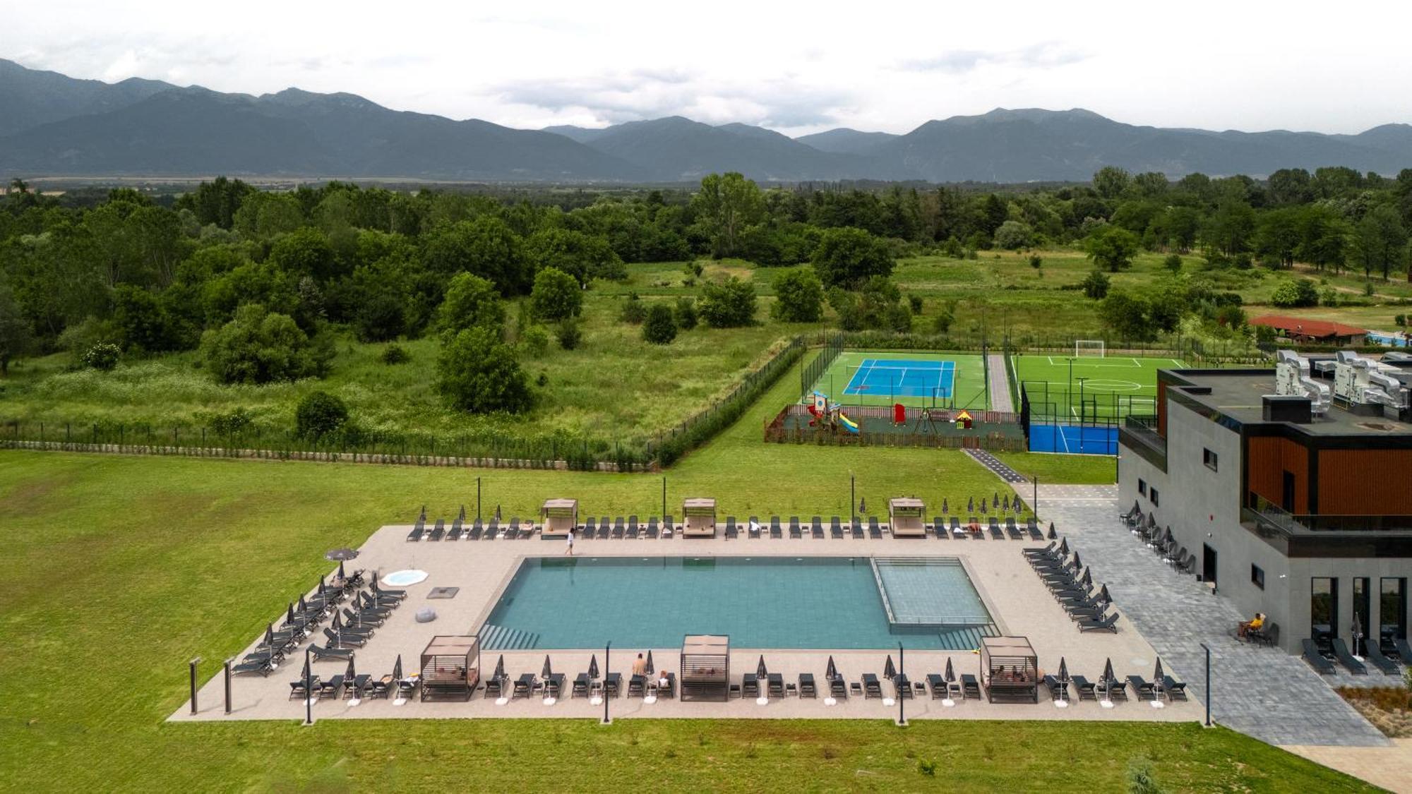 Atmosphere Balneo Hotel & Spa Pavel Banya Extérieur photo
