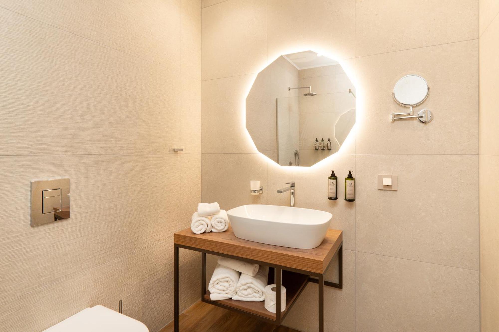 Atmosphere Balneo Hotel & Spa Pavel Banya Extérieur photo
