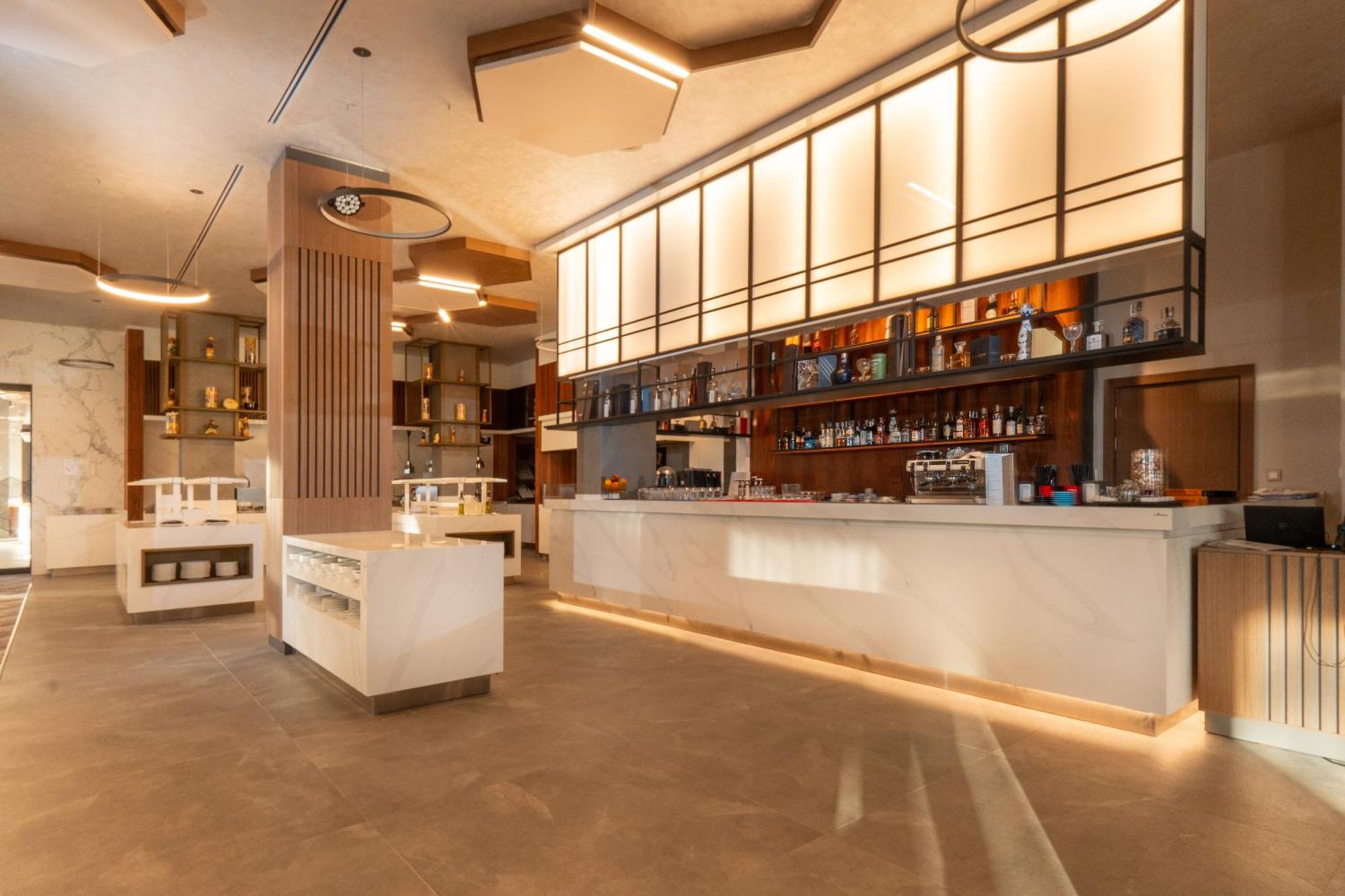 Atmosphere Balneo Hotel & Spa Pavel Banya Extérieur photo