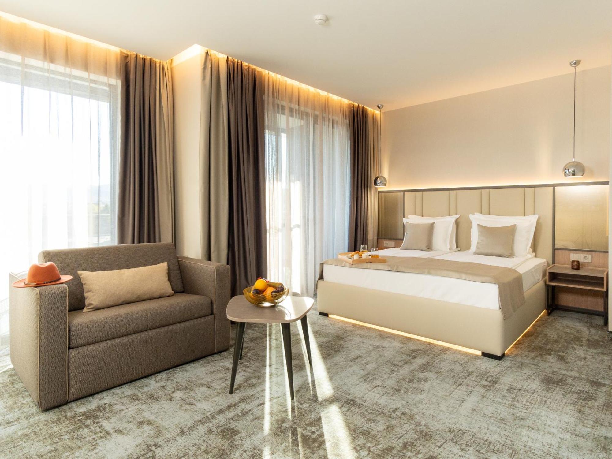 Atmosphere Balneo Hotel & Spa Pavel Banya Extérieur photo
